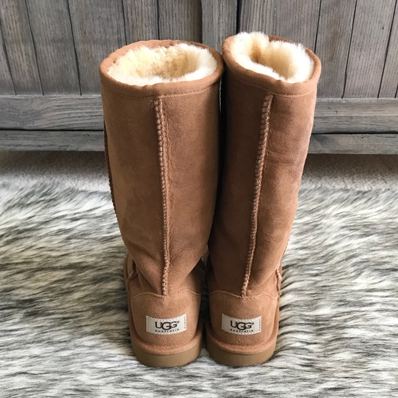 ✨Brand New Kids UGG Classic Tall Boots in Chestnut - Picture 3 of 7
